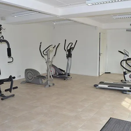 Alfa - 2-3km From The Sea By Interhome דירה